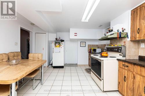 140 Vodden Street E, Brampton, ON - Indoor Photo Showing Kitchen