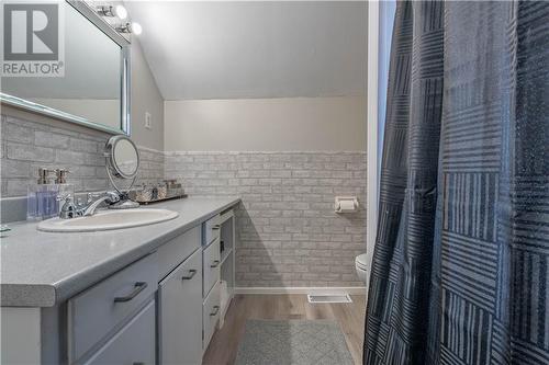 455 Boundary Street, Prescott, ON - Indoor Photo Showing Bathroom