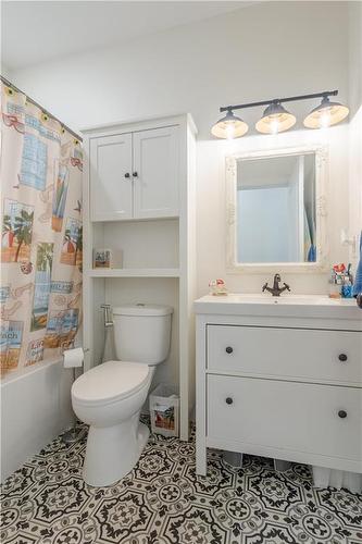74 Wyndham Estate Drive, Steinbach, MB - Indoor Photo Showing Bathroom