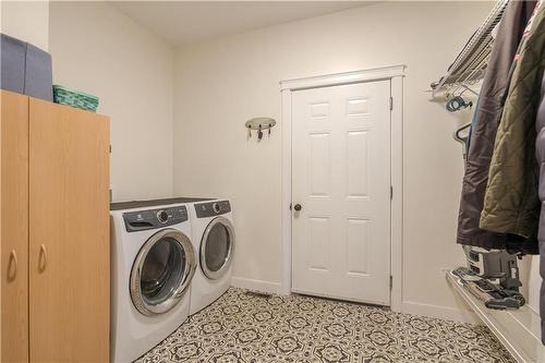 74 Wyndham Estate Drive, Steinbach, MB - Indoor Photo Showing Laundry Room