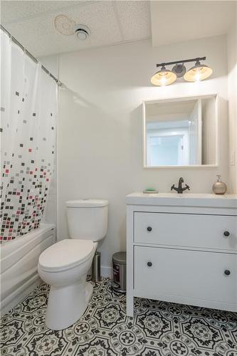 74 Wyndham Estate Drive, Steinbach, MB - Indoor Photo Showing Bathroom