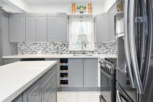 177 Maplewood Avenue, Hamilton, ON - Indoor Photo Showing Kitchen With Upgraded Kitchen