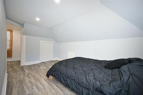 177 Maplewood Avenue, Hamilton, ON - Indoor Photo Showing Bedroom
