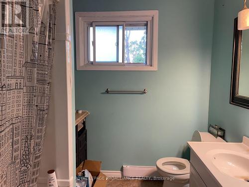 15 Isabel Street, Belleville, ON - Indoor Photo Showing Bathroom