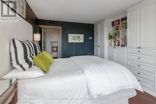 501 - 63 St Clair Avenue W, Toronto, ON - Indoor Photo Showing Bedroom