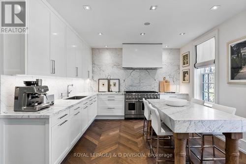 148 Forest Hill Road, Toronto, ON - Indoor Photo Showing Kitchen With Upgraded Kitchen