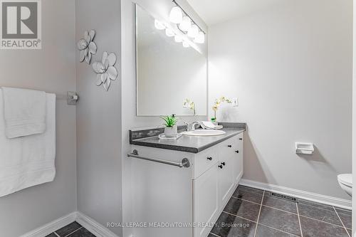 424 Bundy Drive, Milton, ON - Indoor Photo Showing Bathroom
