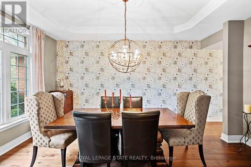 251 Foxridge Drive, Hamilton, ON - Indoor Photo Showing Dining Room