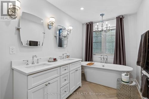 251 Foxridge Drive, Hamilton, ON - Indoor Photo Showing Bathroom