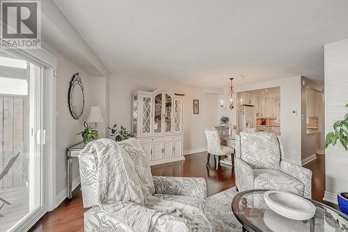 10 - 2136 Old Lakeshore Road, Burlington, ON - Indoor Photo Showing Living Room