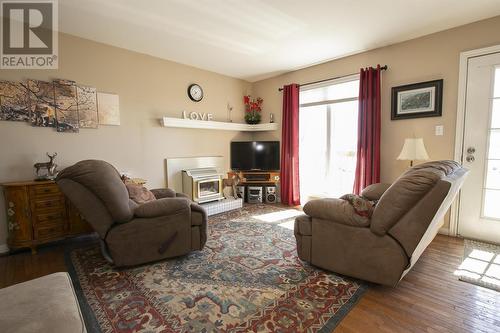 4 Prout St, Bruce Mines, ON - Indoor Photo Showing Living Room