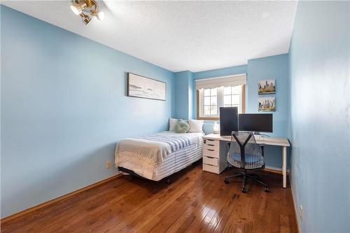 11 Portwood Road, Winnipeg, MB - Indoor Photo Showing Bedroom