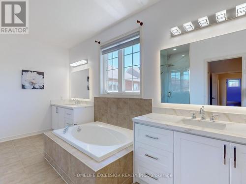 6 Dietzman Court, Richmond Hill, ON - Indoor Photo Showing Bathroom