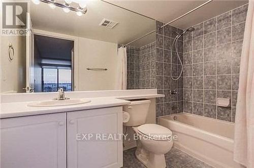 707 - 50 Disera Drive, Vaughan, ON - Indoor Photo Showing Bathroom