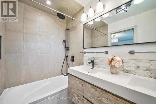 3438 Enniskillen Circle, Mississauga, ON - Indoor Photo Showing Bathroom