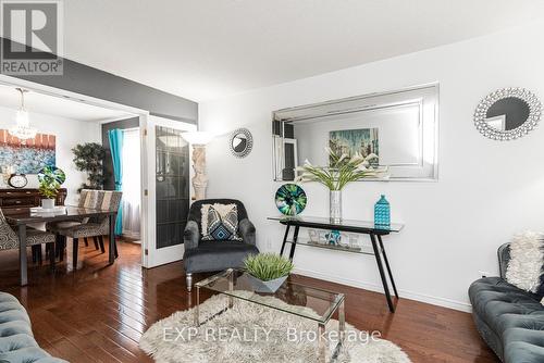 61 Lawnhurst Drive, Hamilton, ON - Indoor Photo Showing Living Room