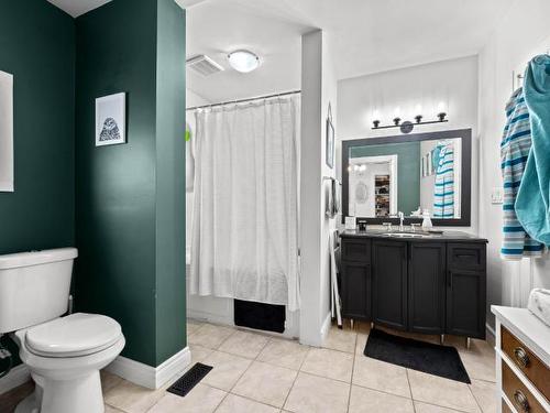 710 Columbia Street, Kamloops, BC - Indoor Photo Showing Bathroom