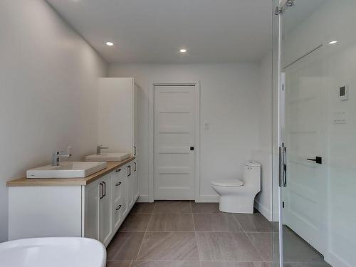 Bathroom - 1028 Rue Bissonnette, Saint-Blaise-Sur-Richelieu, QC - Indoor Photo Showing Bathroom