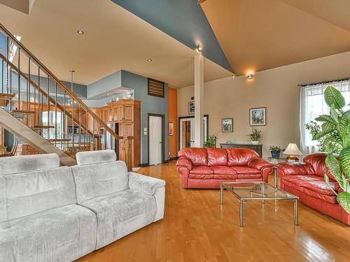 Living room - 41 Ch. Thibault, Saint-Donat, QC - Indoor Photo Showing Living Room