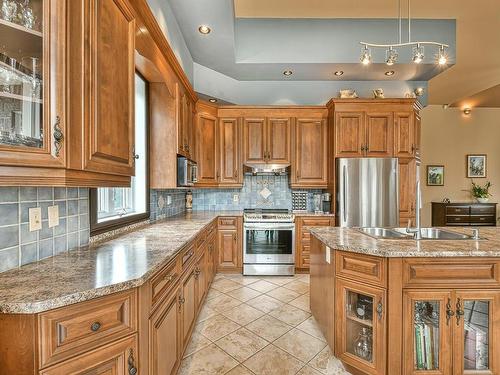 Kitchen - 41 Ch. Thibault, Saint-Donat, QC - Indoor Photo Showing Kitchen With Double Sink With Upgraded Kitchen