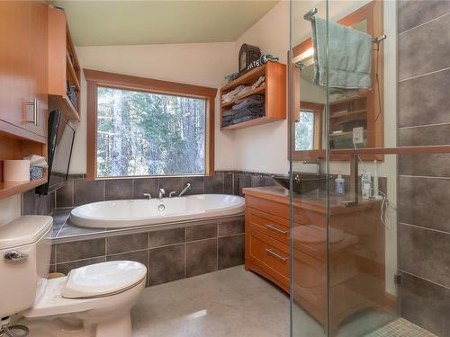 1135 Woodley Ghyll Dr, Metchosin, BC - Indoor Photo Showing Bathroom
