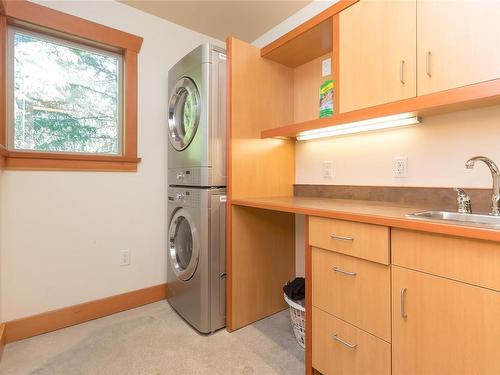 1135 Woodley Ghyll Dr, Metchosin, BC - Indoor Photo Showing Laundry Room