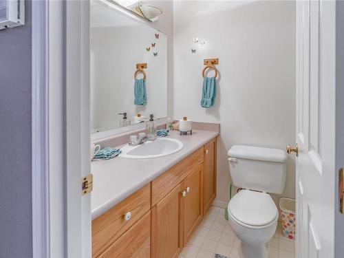 245 Laurence Park Way, Nanaimo, BC - Indoor Photo Showing Bathroom