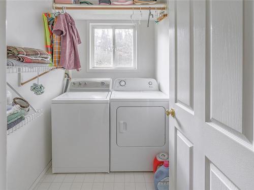 245 Laurence Park Way, Nanaimo, BC - Indoor Photo Showing Laundry Room
