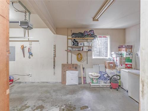 245 Laurence Park Way, Nanaimo, BC - Indoor Photo Showing Garage