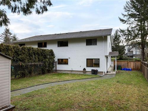 776/778 Royal Oak Ave, Saanich, BC - Outdoor