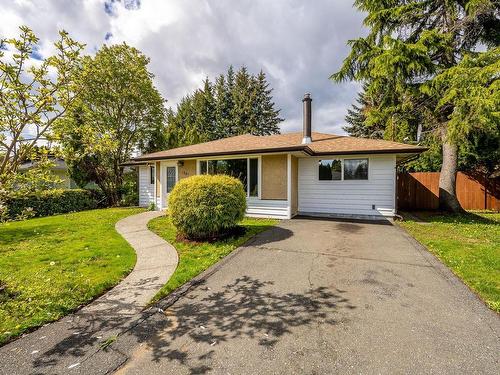 1351 Grieve Ave, Courtenay, BC - Outdoor