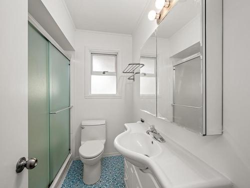 1351 Grieve Ave, Courtenay, BC - Indoor Photo Showing Bathroom