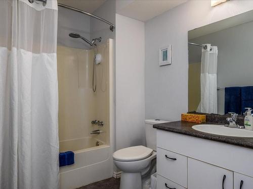 34-1165 Resort Dr, Parksville, BC - Indoor Photo Showing Bathroom