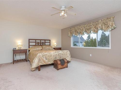 365 4Th Ave Exten, Ladysmith, BC - Indoor Photo Showing Bedroom