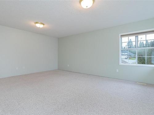 365 4Th Ave Exten, Ladysmith, BC - Indoor Photo Showing Other Room