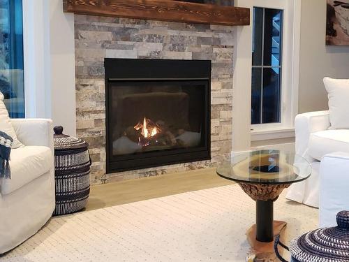 812 Sunset Pt, Sooke, BC - Indoor Photo Showing Living Room With Fireplace