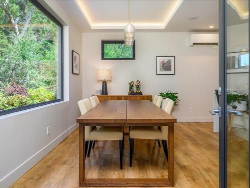 270 Crestline Terr, Nanaimo, BC - Indoor Photo Showing Dining Room