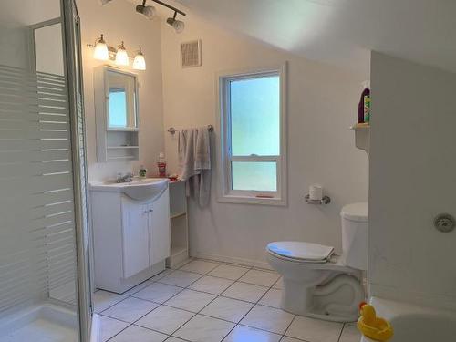 2926 Mccreight Road, Kamloops, BC - Indoor Photo Showing Bathroom