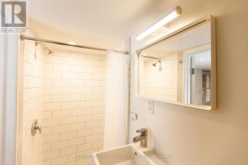 142 Silverthorn Avenue, Toronto, ON - Indoor Photo Showing Bathroom