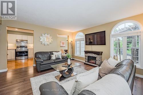 18 Carrington Place, Guelph, ON - Indoor Photo Showing Living Room With Fireplace