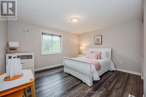 18 Carrington Place, Guelph, ON - Indoor Photo Showing Bedroom