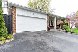 3212 VALMARIE AVE  Mississauga, ON L5C 2A5