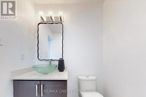 981 Deer Valley Drive, Oshawa, ON - Indoor Photo Showing Bathroom