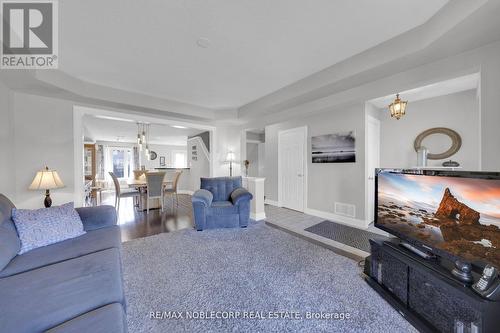 71 America Avenue, Vaughan, ON - Indoor Photo Showing Living Room