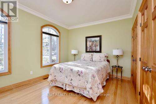 1524 Flos 8 Road E, Springwater, ON - Indoor Photo Showing Bedroom