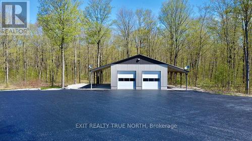 1524 Flos 8 Road E, Springwater, ON - Outdoor