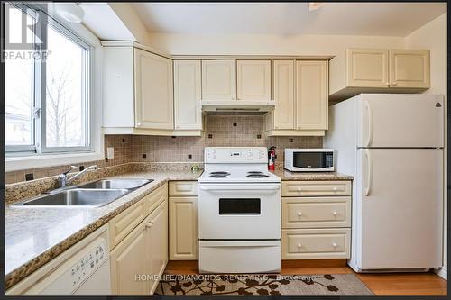 544 First Avenue, Welland, ON - Indoor Photo Showing Kitchen With Double Sink