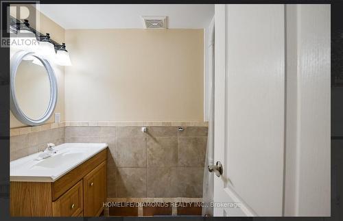 544 First Avenue, Welland, ON - Indoor Photo Showing Bathroom