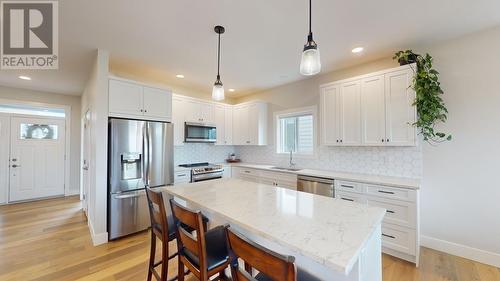 11031 112 Avenue, Fort St. John, BC - Indoor Photo Showing Kitchen With Upgraded Kitchen