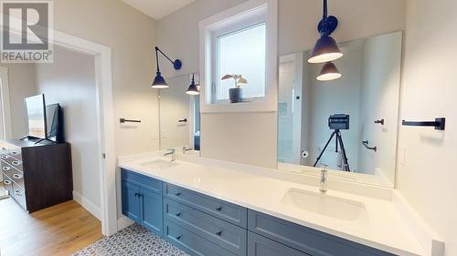 11031 112 Avenue, Fort St. John, BC - Indoor Photo Showing Bathroom